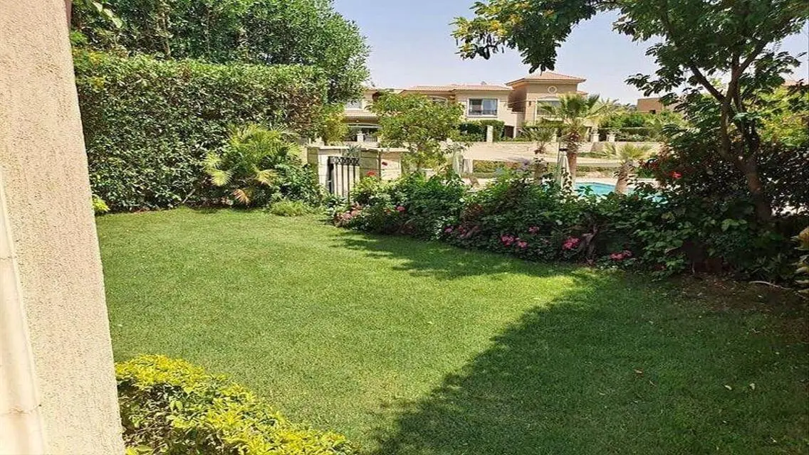 Luxury Villa for Sale in Stone Park - 5 Bedrooms