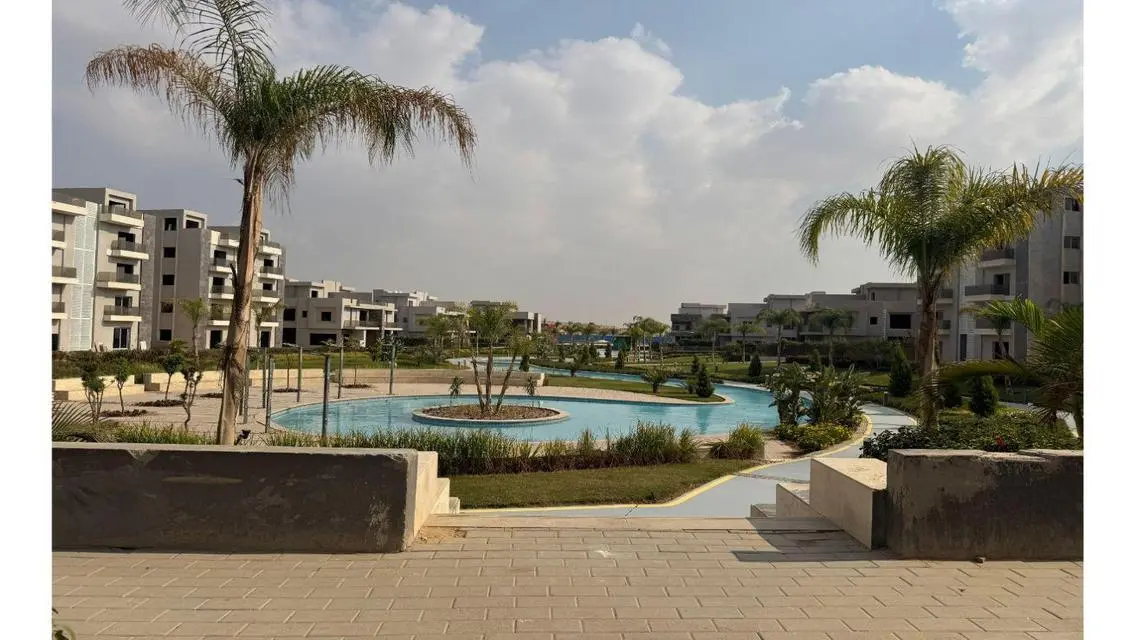 فيلا فاخرة بإطلالة على البحيرة