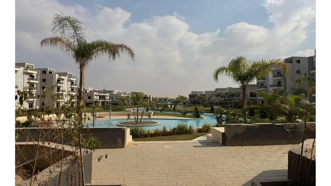 فيلا فاخرة بإطلالة على البحيرة