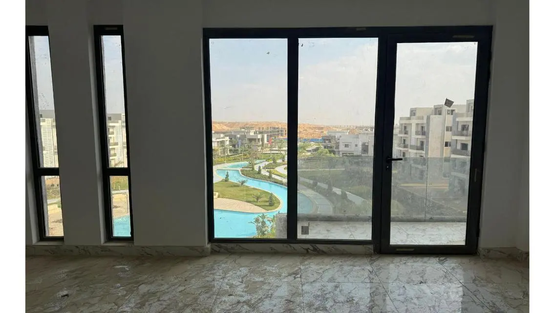 فيلا فاخرة بإطلالة على البحيرة