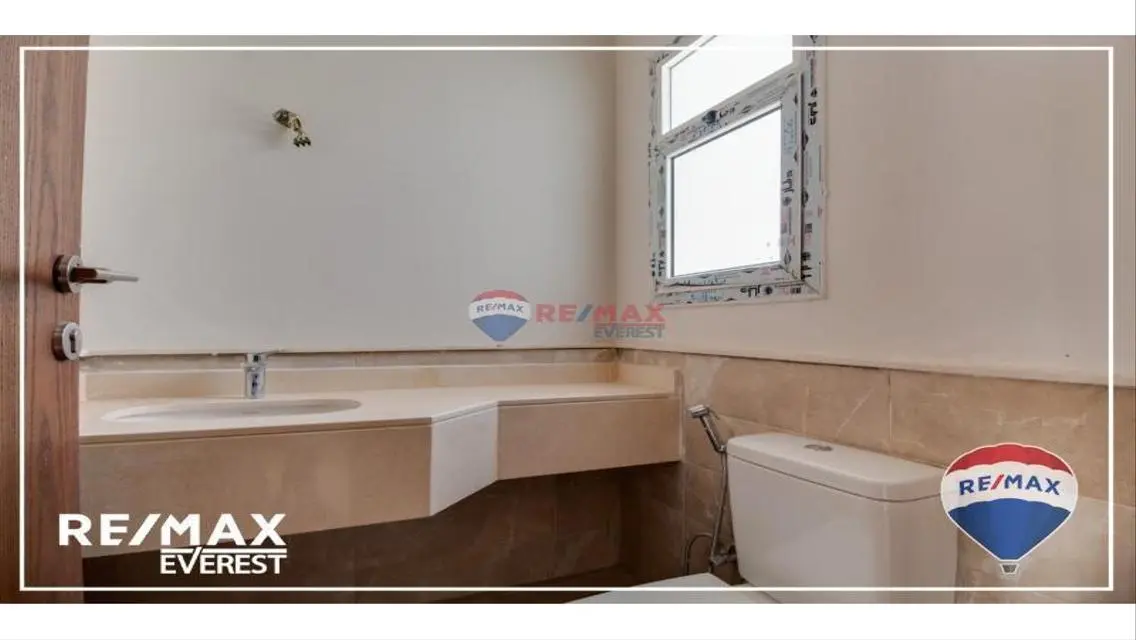 Middle Town House With Installments in M.V 4- RTM