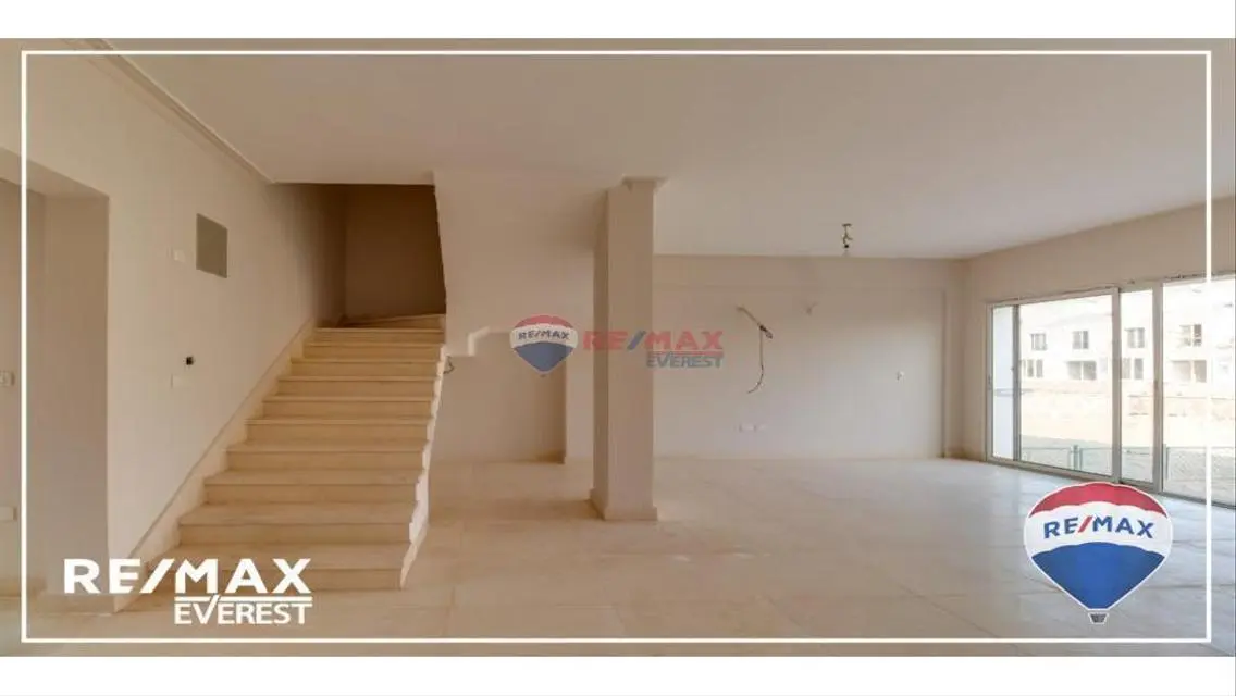 Middle Town House With Installments in M.V 4- RTM