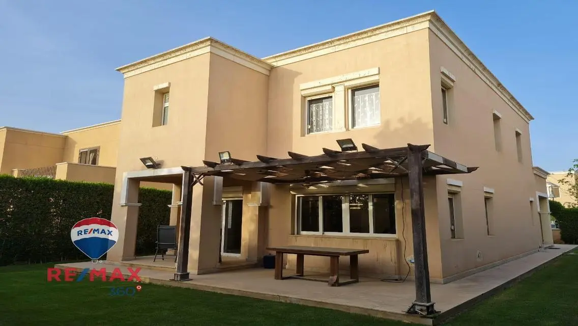 For sale standalone villa in Mivida Compound     .