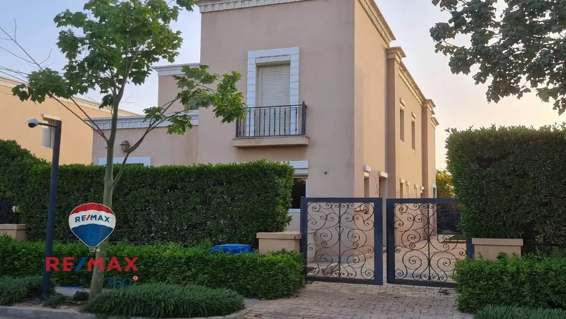 For sale standalone villa in Mivida Compound     .