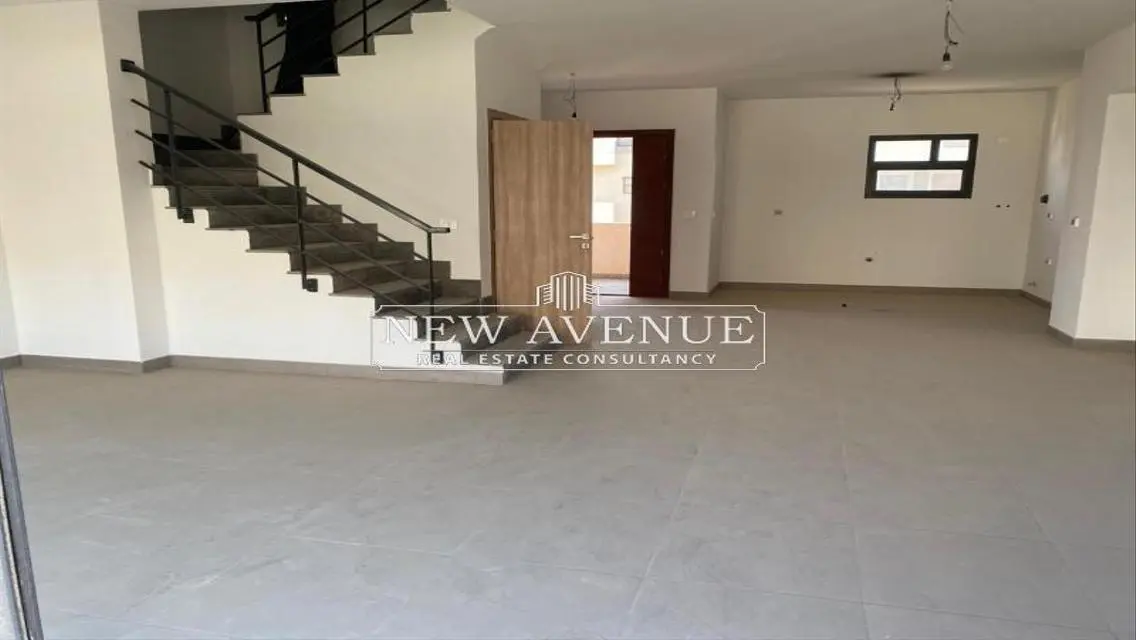 Luxurious Villa with Private Garden and Shared Pool