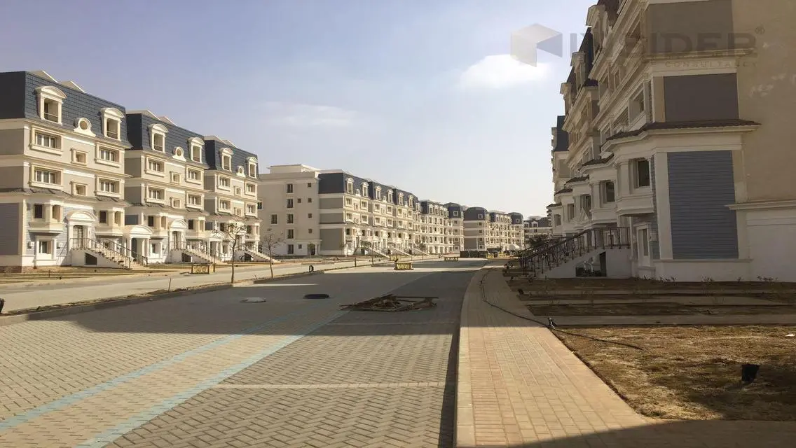 شقة فاخرة للبيع بمساحة واسعة