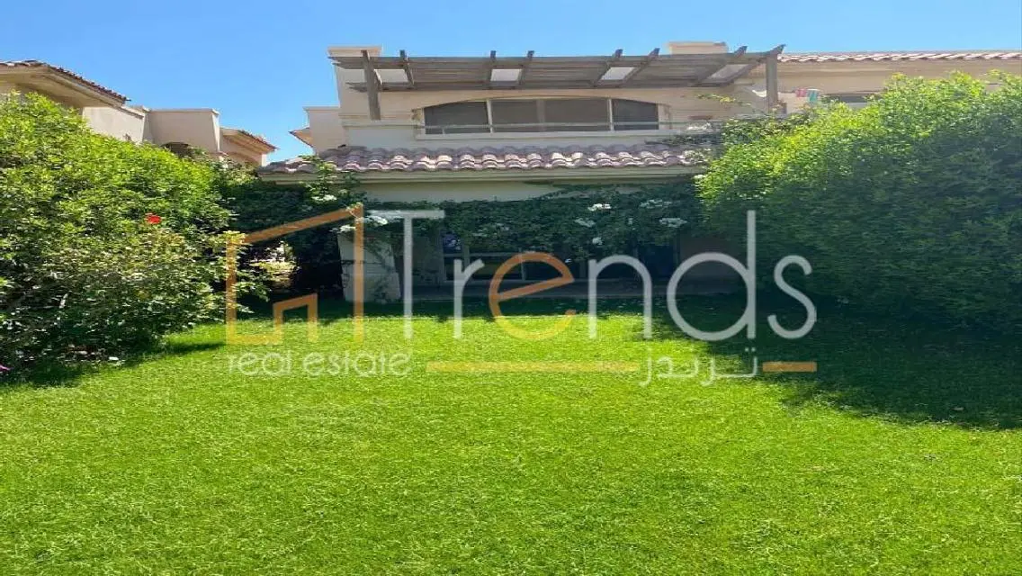 فيلا فاخرة بمساحة واسعة وإطلالة رائعة