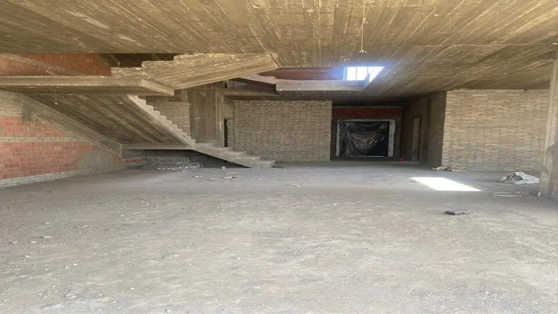 توين هاوس جميل - بحري نصف تشطيب  موقع مميز في جولز