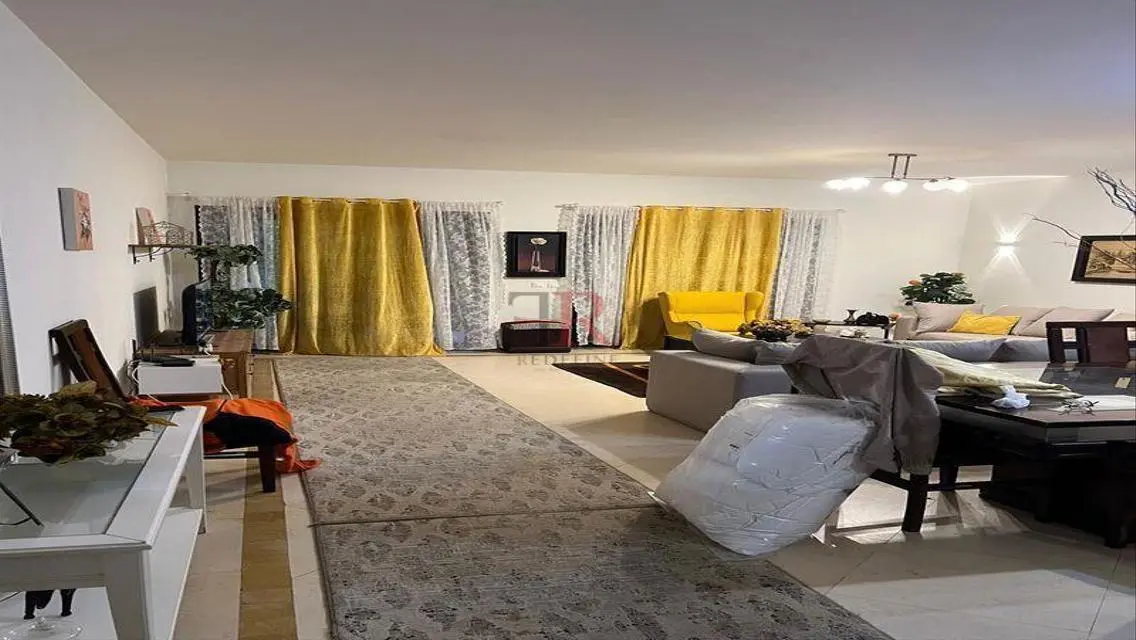 Apartment with private garden for rent in mivida