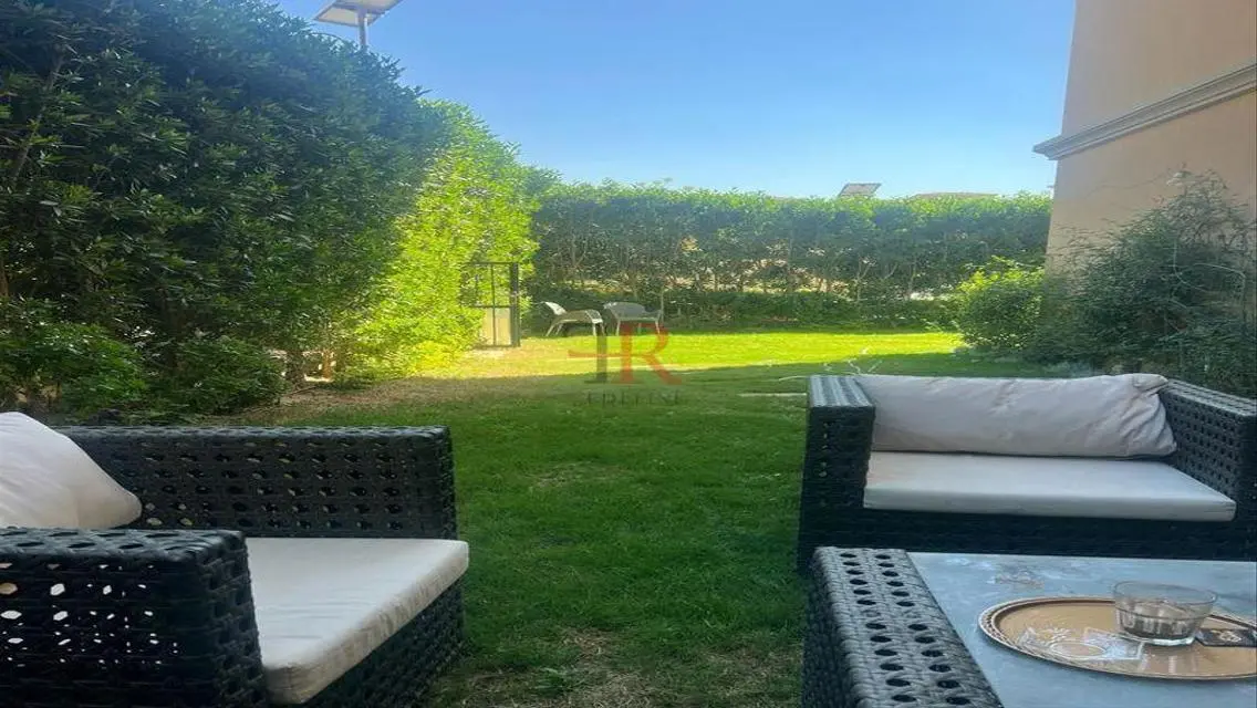 Apartment with private garden for rent in mivida