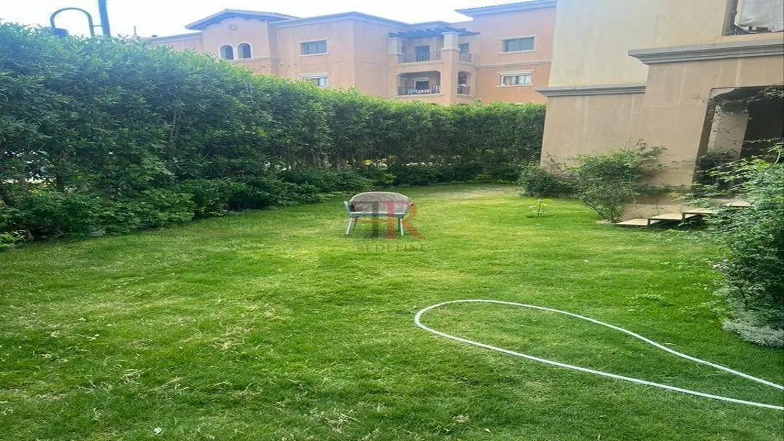 Apartment with private garden for rent in mivida