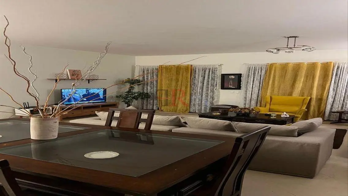 Apartment with private garden for rent in mivida