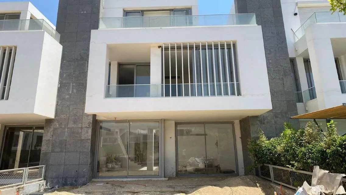 Luxury Apartment for Sale with Spacious Layout