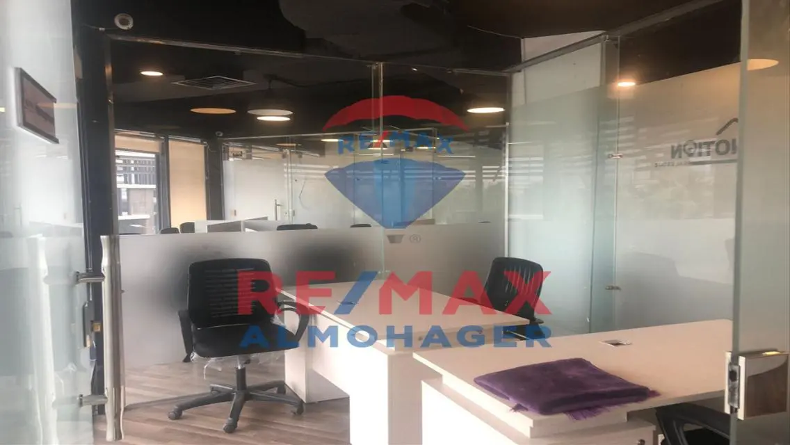 Commercial Space of 1755 Square Meters for Sale