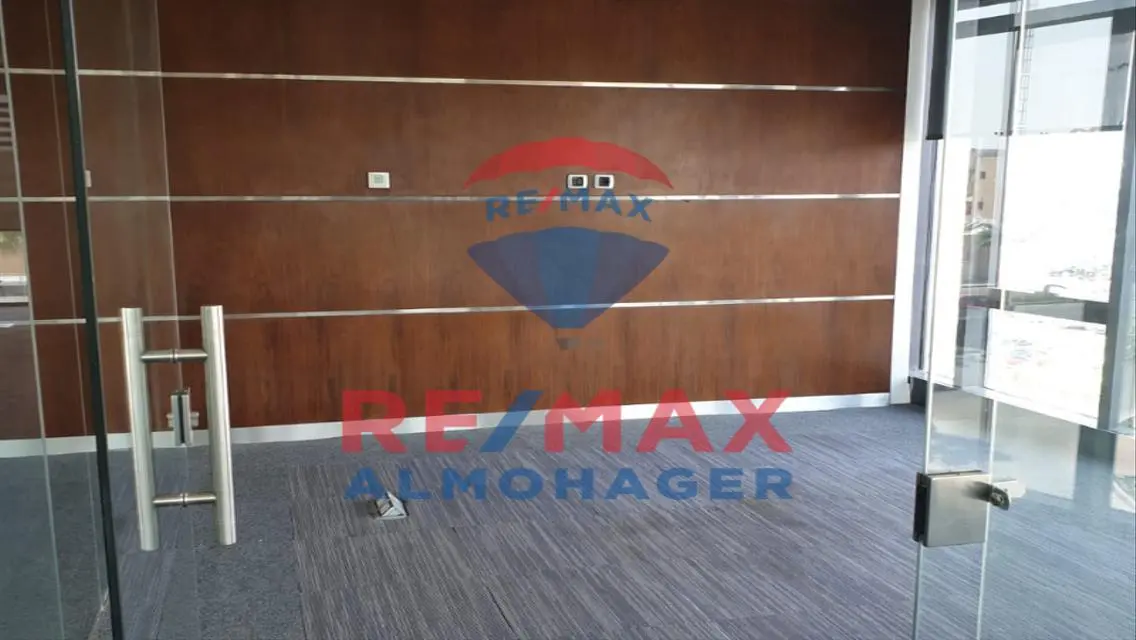 Modern Office with Premium Features