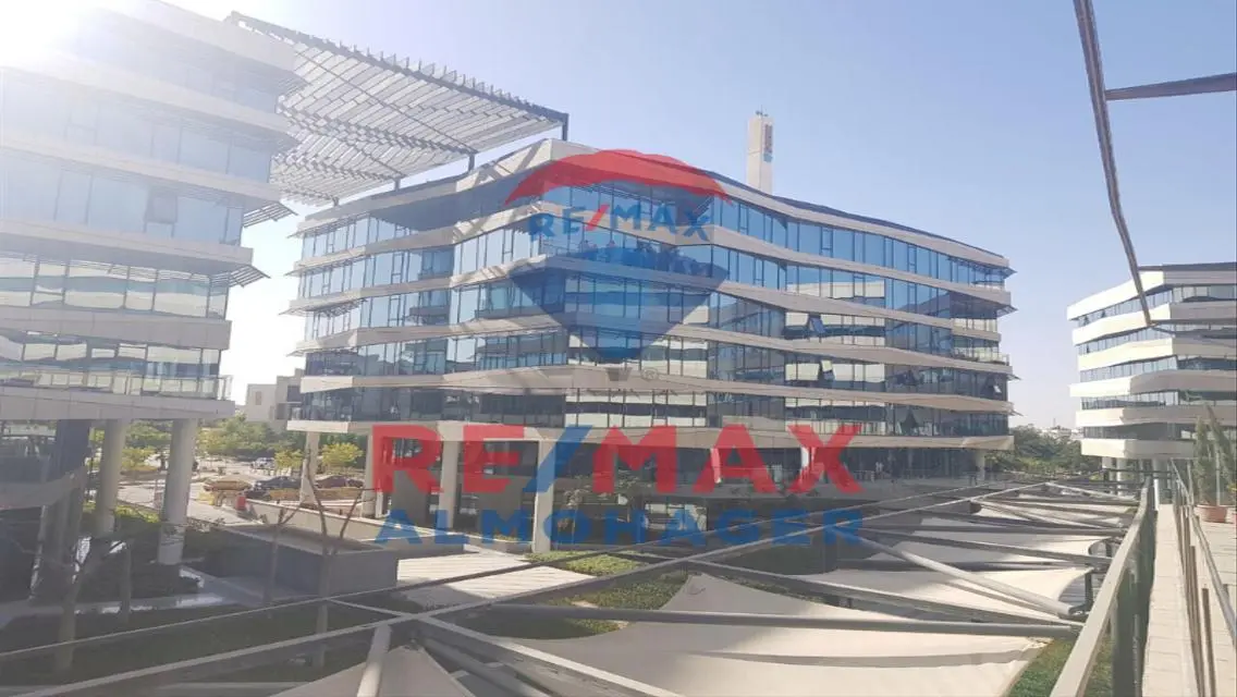Modern Office with Premium Features