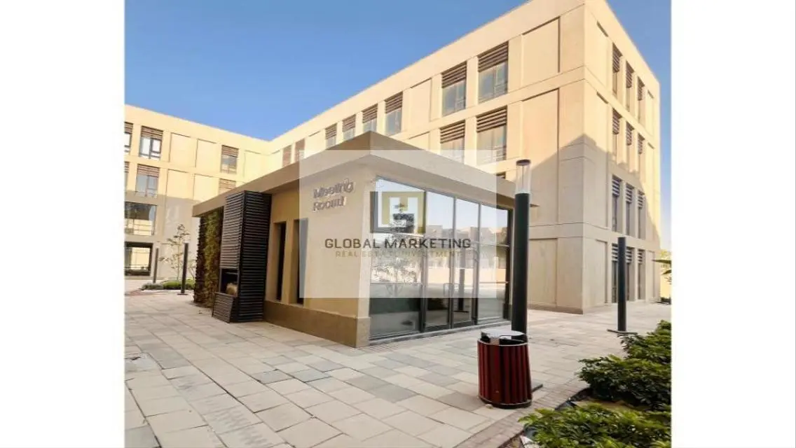 طابق كامل للايجار 960م في ديستريكت5-بموقع ممتاز