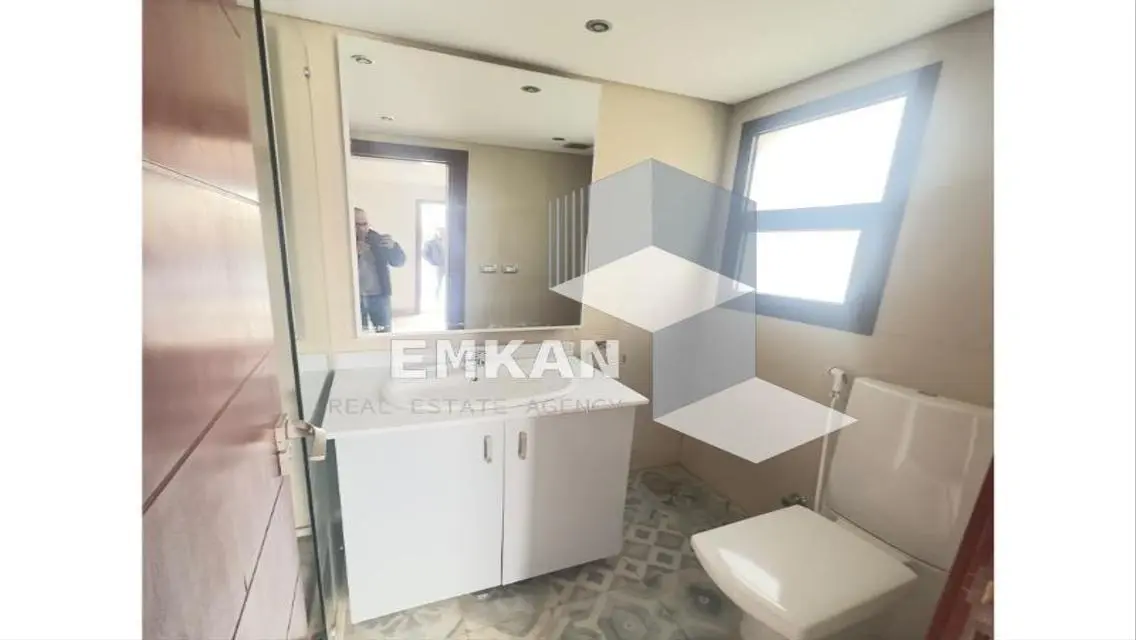 Penthouse for rent 4 rooms Westown  semi-furnished