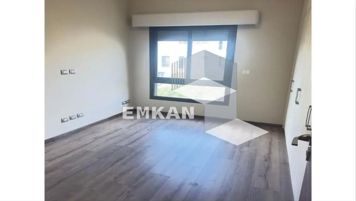Penthouse for rent 4 rooms Westown  semi-furnished
