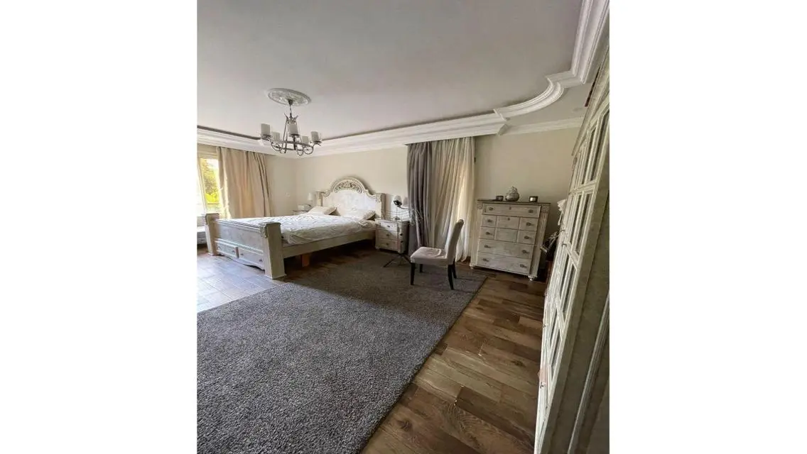 Luxury Apartment with Maid's Room, 360 sqm