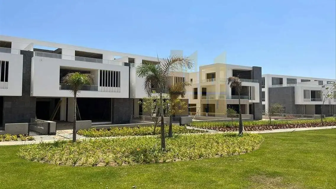 Luxury Apartment with Balcony and Shared Pool