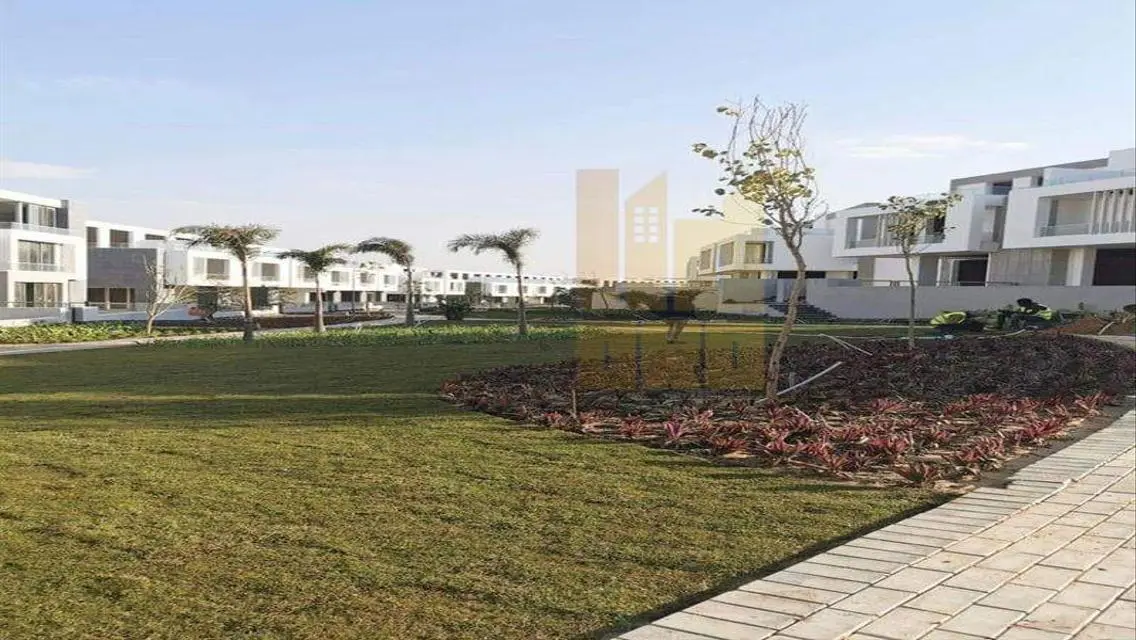 Luxury Apartment with Balcony and Shared Pool
