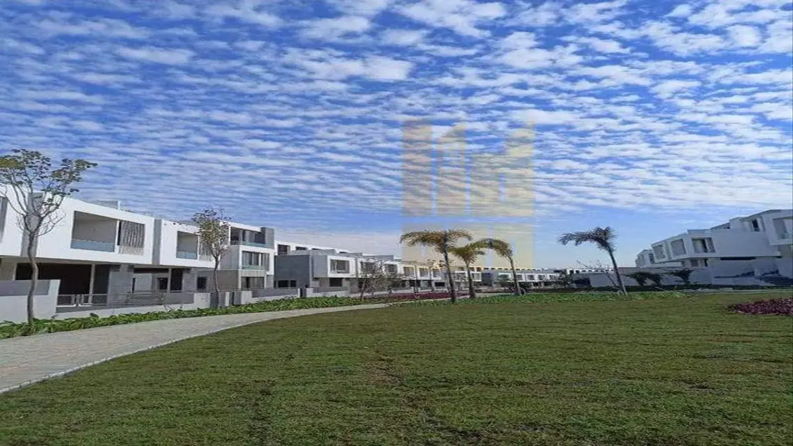 Luxury Apartment with Balcony and Shared Pool