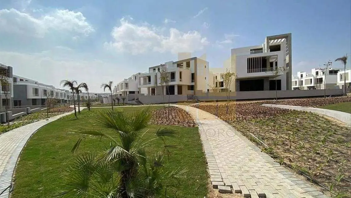 Luxury Apartment with Balcony and Shared Pool