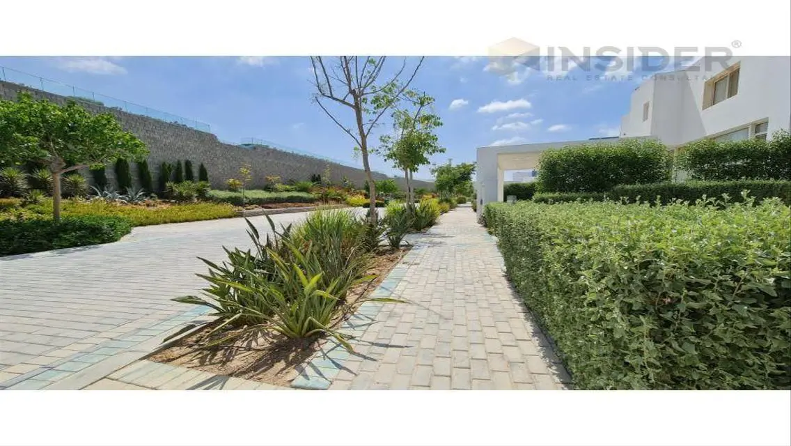 Luxury Villa for Sale with Garden and Pool, 800 sqm