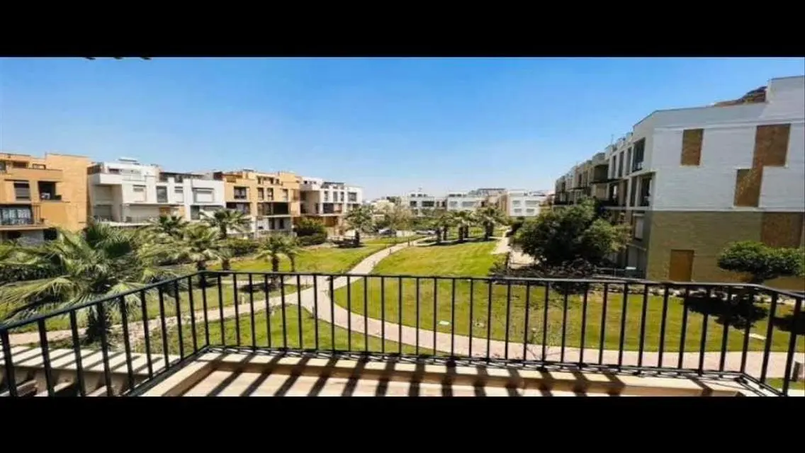 Apartment Overlooking Landscape View in Sodic