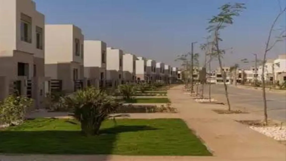 فيلا بسعر مميز استلام فوري فى ذا كرون بالم هيلز