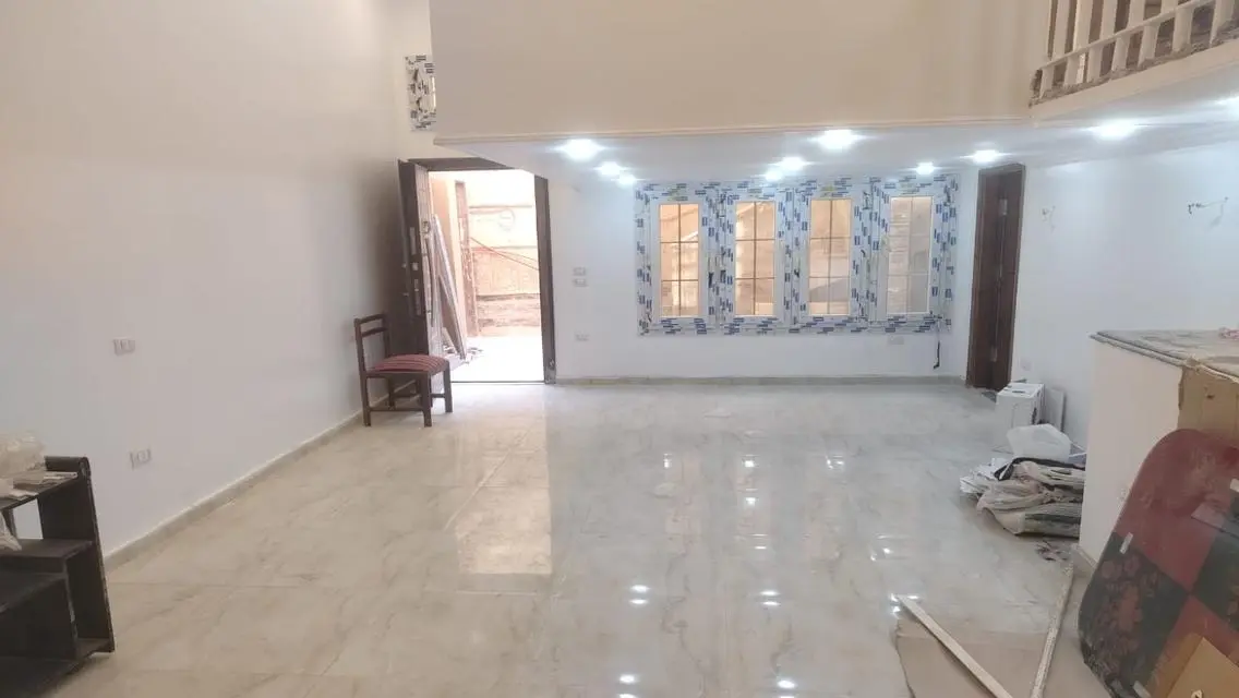 دوبلكس سكنى او اداري علي الشارع الريسى بسعر لقطة