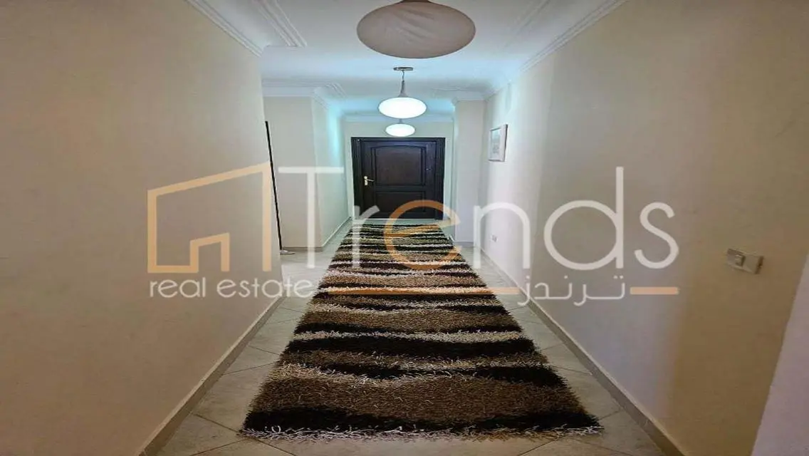 شقة فاخرة للبيع في موقع متميز