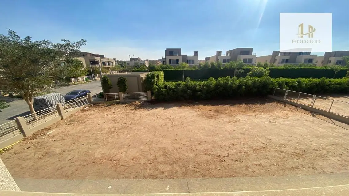 عقار مميز للبيع بمساحة واسعة