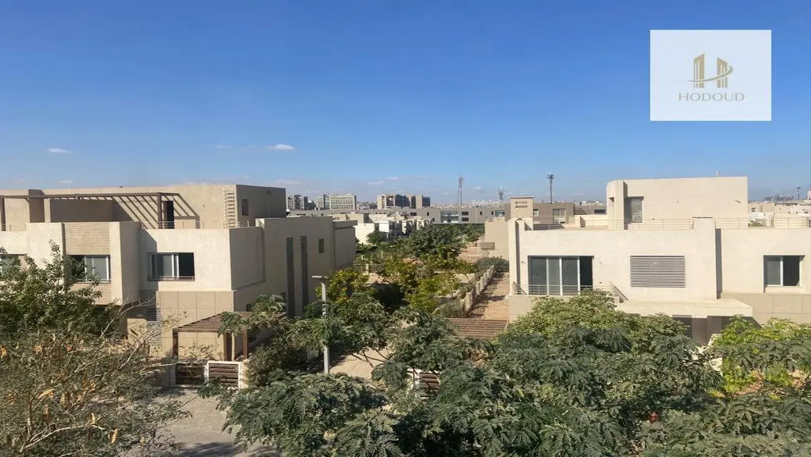 عقار مميز للبيع بمساحة واسعة