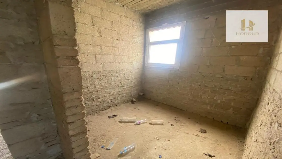 عقار مميز للبيع بمساحة واسعة