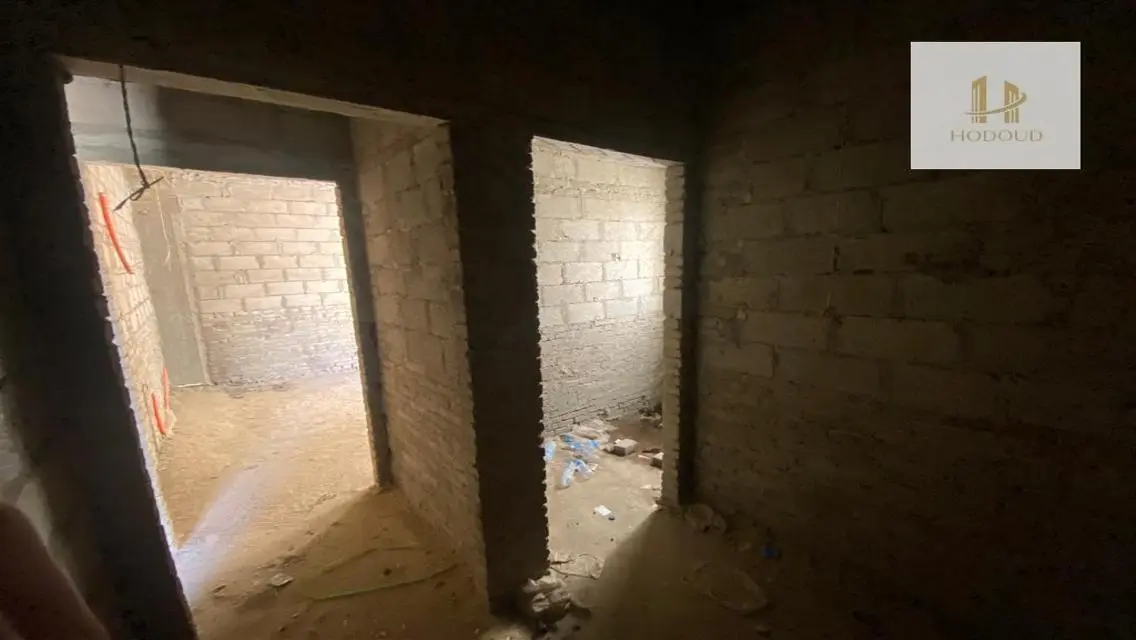 عقار مميز للبيع بمساحة واسعة