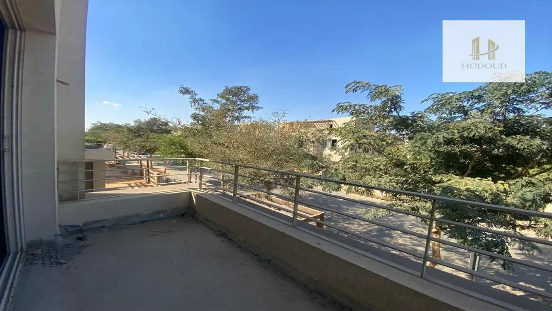 عقار مميز للبيع بمساحة واسعة
