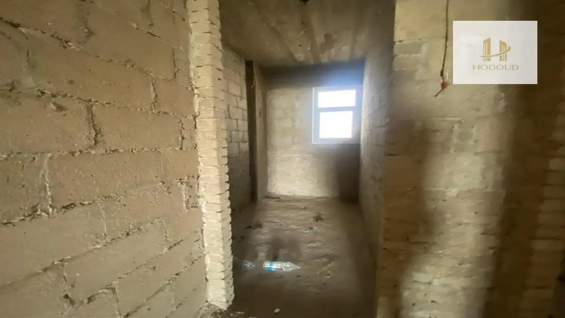 عقار مميز للبيع بمساحة واسعة