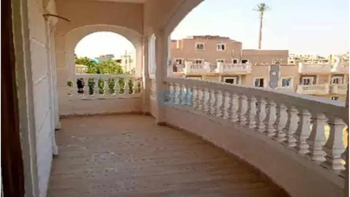 شقة فاخرة للبيع بمساحة 1050 متر