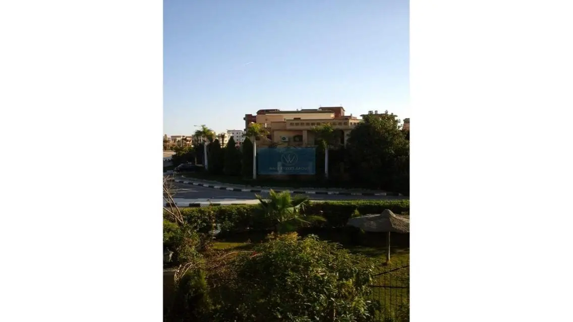 شقة فاخرة للبيع بمساحة 1050 متر