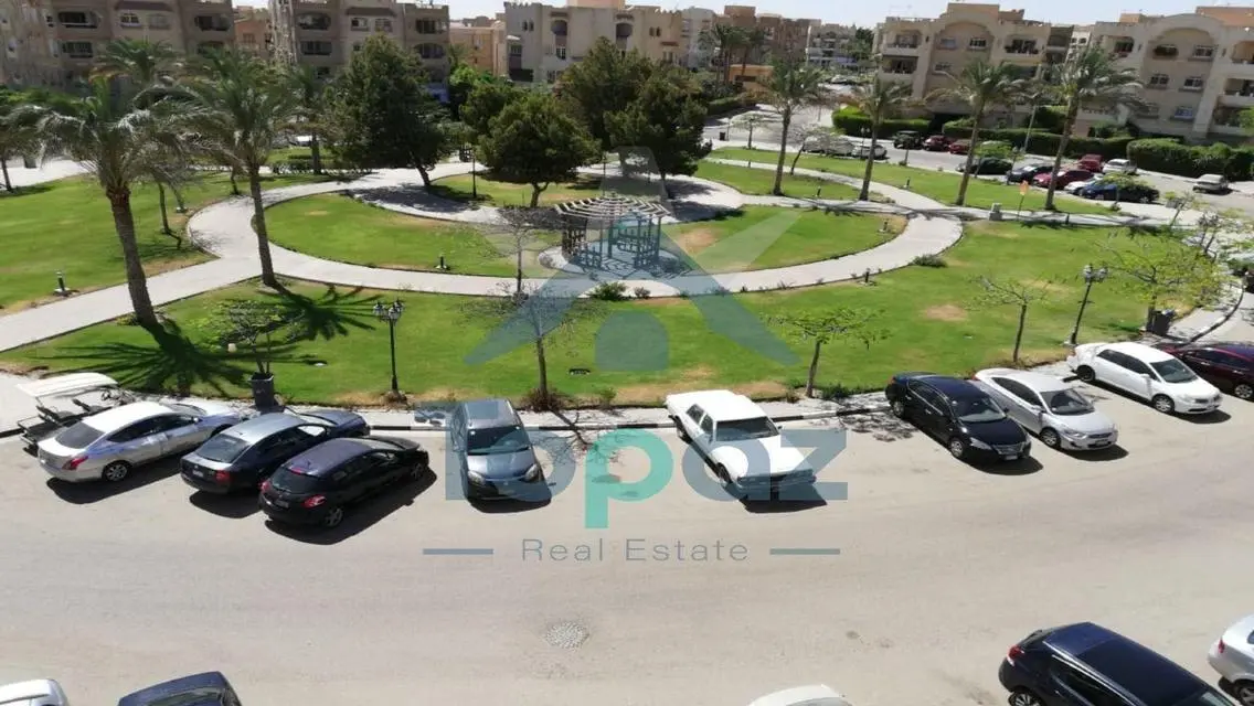 للايجار شقة كمبوند بيفرلي هيلز.