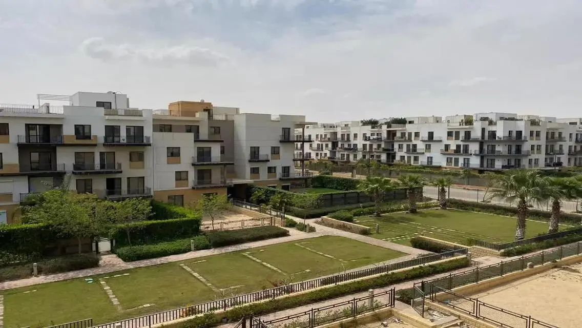 Apartment in vey prime location in westown - sodic