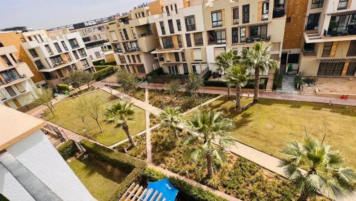 Apartment in vey prime location in westown - sodic