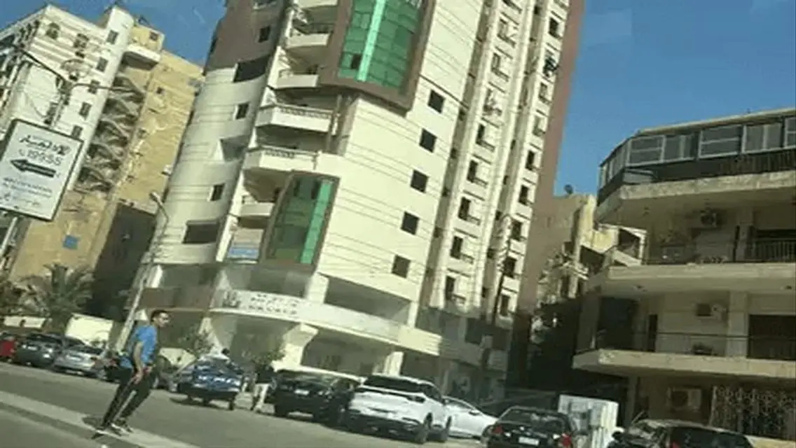 محل للبيع مقسم علي دورين متشطب و مترخص ارض الجولف
