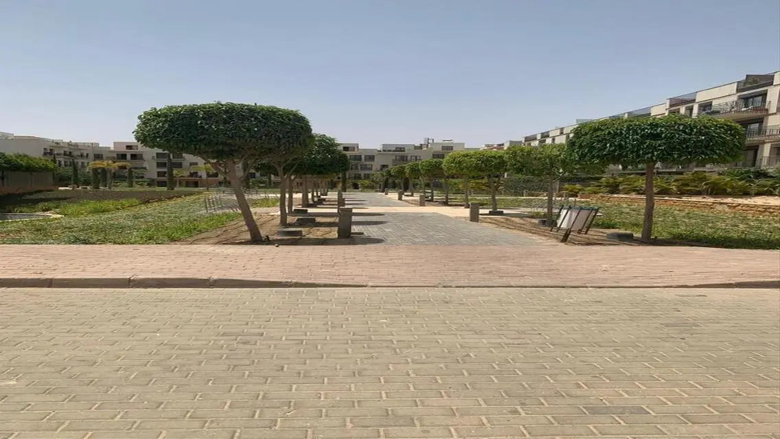 شقة فاخرة للبيع - قريبة من المعالم الرئيسية