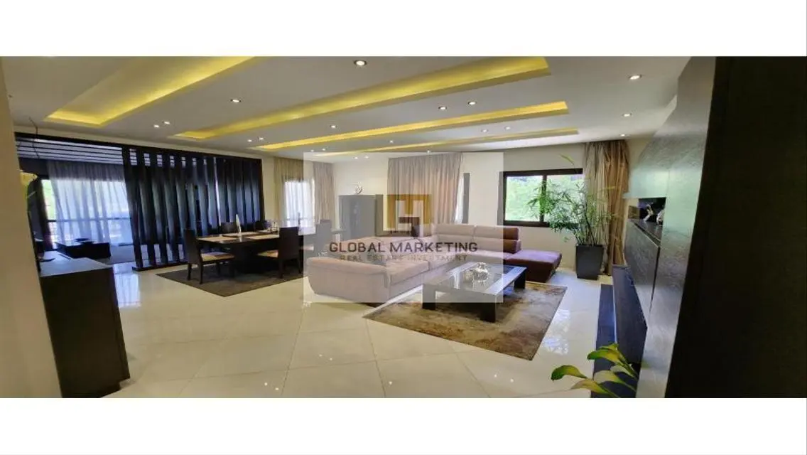 Luxury 3-Bedroom Apartment in the Heart of the City