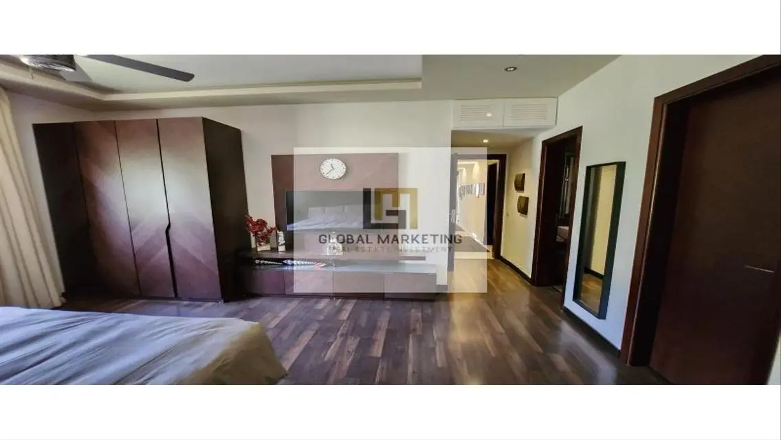 Luxury 3-Bedroom Apartment in the Heart of the City
