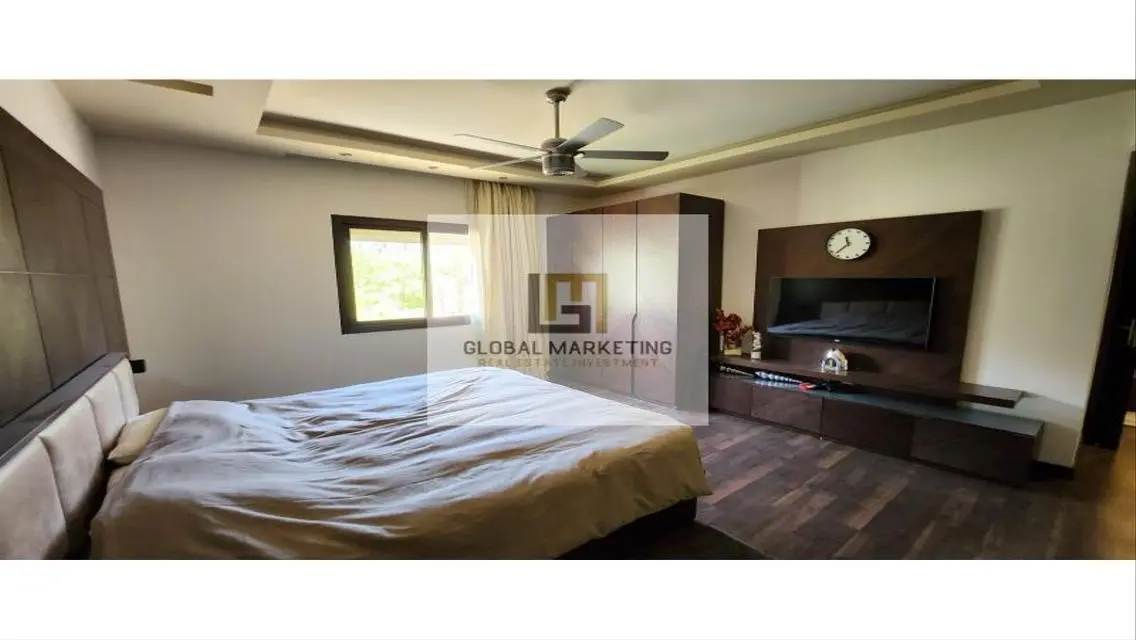 Luxury 3-Bedroom Apartment in the Heart of the City