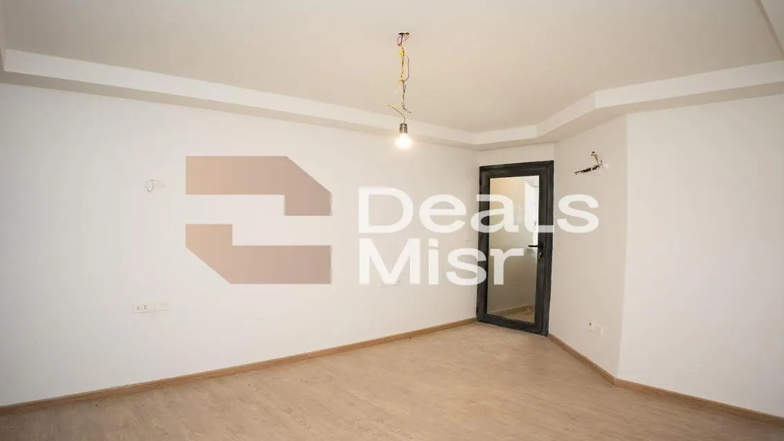 Luxury Apartment for Sale with Spacious Layout and Full Amenities